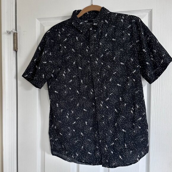 Men's Slim Fit Black/Ivory Pattern Short Sleeve Button Down Shirt - Picture 1 of 4